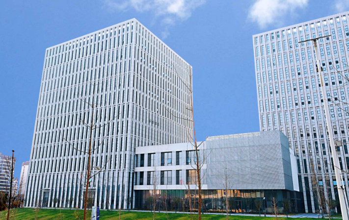 四川隔壁美舍植物萃取技术在护肤品原料中的应用研究